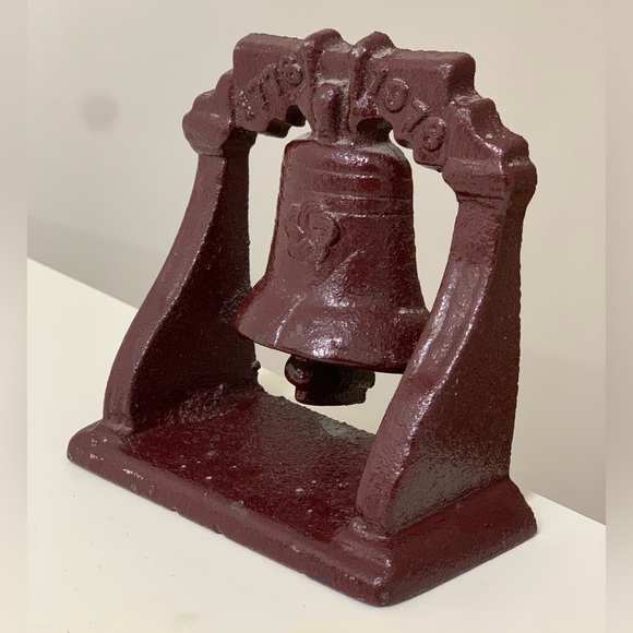 1776 1976 Vintage Solid Cast Iron Figural Liberty Bell Commemorative Doorstop - Picture 6 of 16